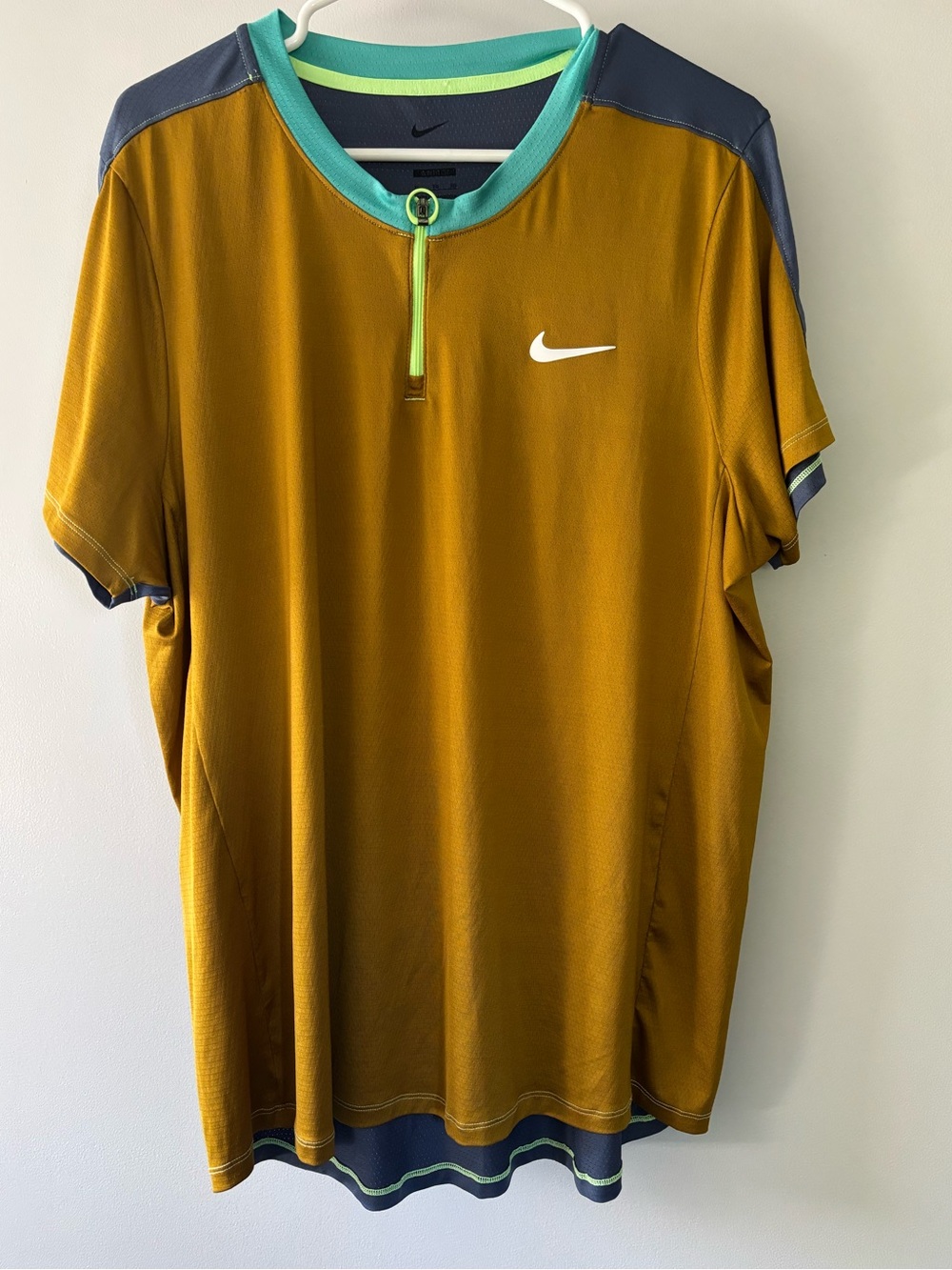 Nike Men’s Short Sleeve Performance Shirt
